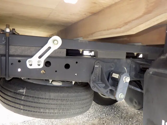 いすゞ エルフ 2RG-NMR88R(2WD)の写真22