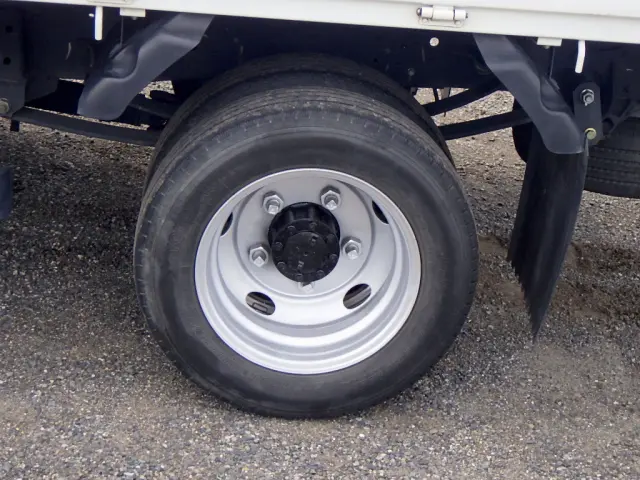 いすゞ エルフ 2RG-NMR88R(2WD)の写真28