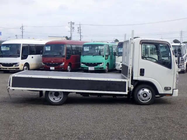 いすゞ エルフ 2RG-NMR88R(2WD)の写真38