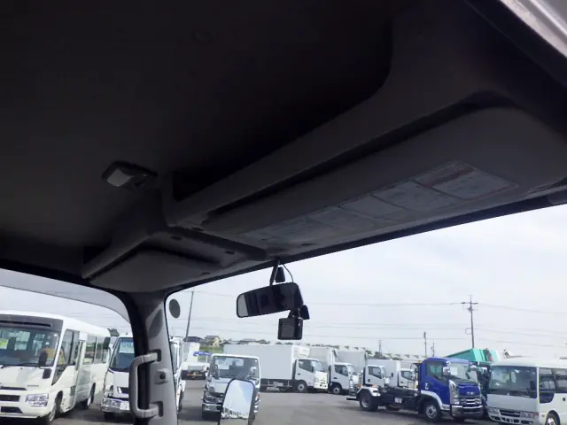 いすゞ エルフ 2RG-NMR88R(2WD)の写真44