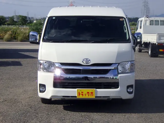 トヨタ ハイエース 3BA-TRH214W(2WD)の写真3