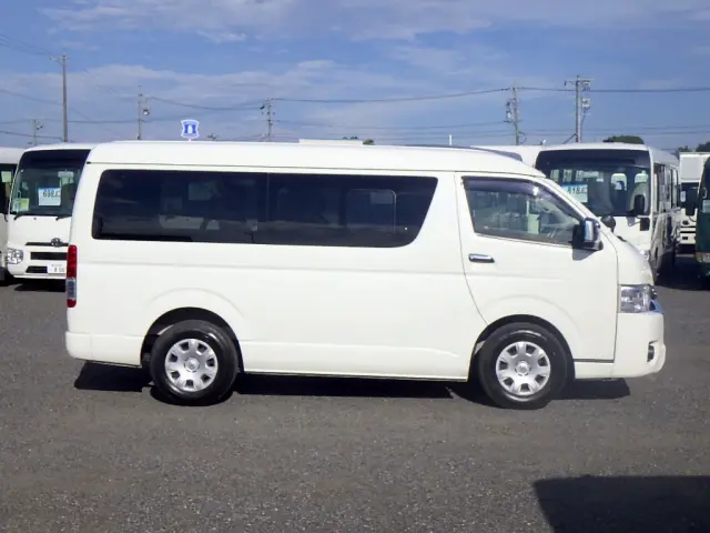 トヨタ ハイエース 3BA-TRH214W(2WD)の写真5