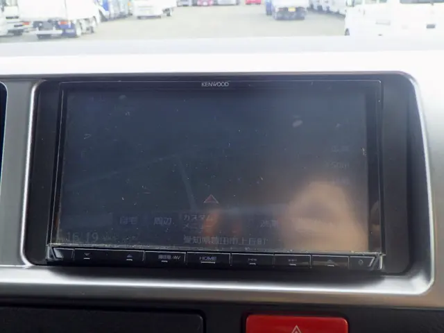 トヨタ ハイエース 3BA-TRH214W(2WD)の写真23