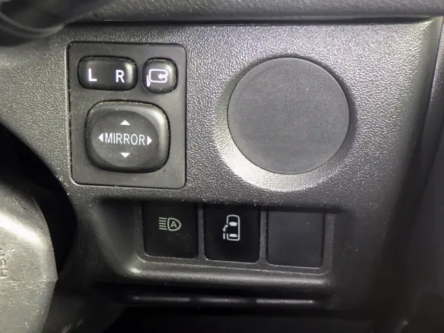 トヨタ ハイエース 3BA-TRH214W(2WD)の写真28
