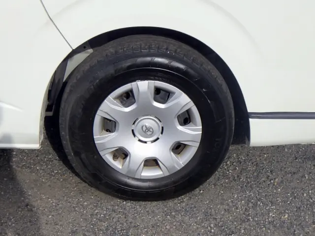 トヨタ ハイエース 3BA-TRH214W(2WD)の写真34