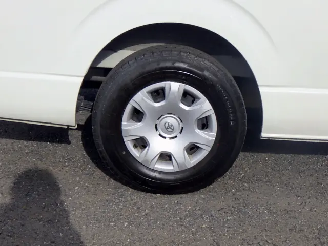 トヨタ ハイエース 3BA-TRH214W(2WD)の写真35
