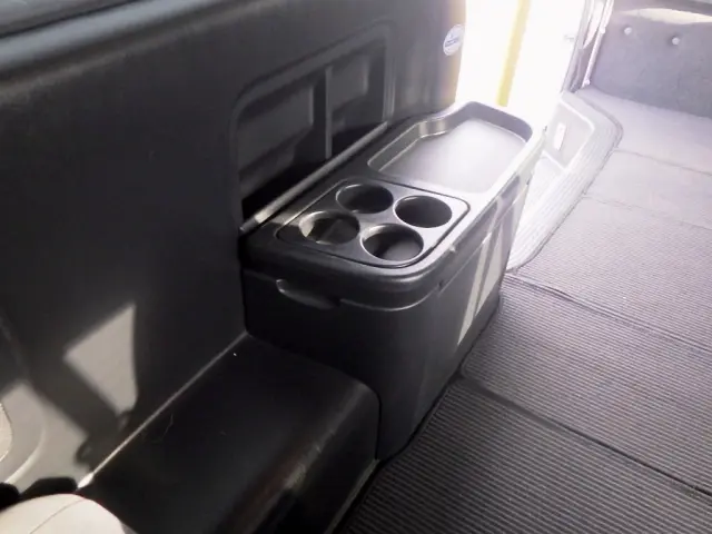 トヨタ ハイエース 3BA-TRH214W(2WD)の写真44