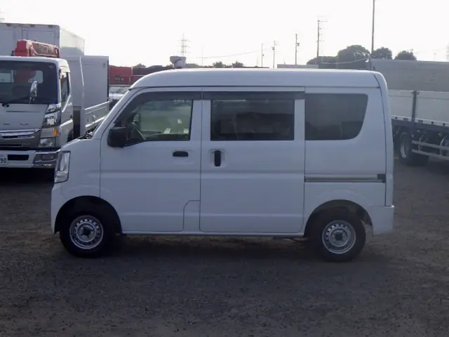 日産 クリッパーバン 5BD-DR17V(2WD)の写真4