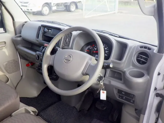日産 クリッパーバン 5BD-DR17V(2WD)の写真43