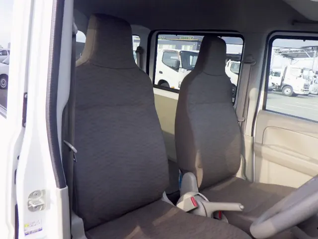 日産 クリッパーバン 5BD-DR17V(2WD)の写真44