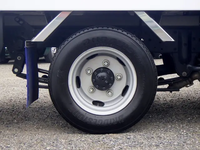 いすゞ エルフ 2RG-NLR88AM(2WD)の写真23