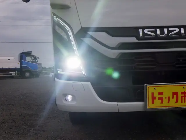 いすゞ エルフ 2RG-NLR88AM(2WD)の写真28