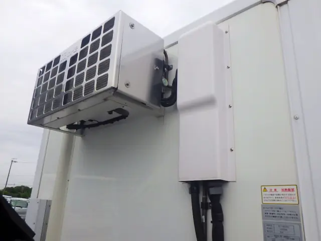 いすゞ エルフ 2RG-NLR88AM(2WD)の写真31