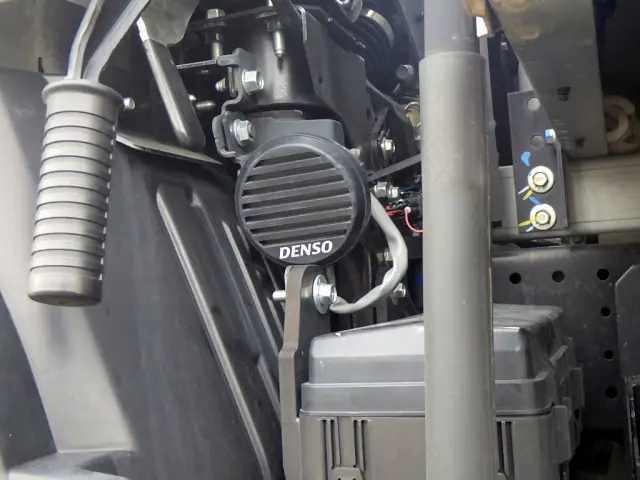 いすゞ エルフ 2RG-NLR88AM(2WD)の写真40