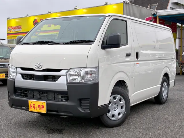 トヨタ ハイエースバン 3DF-GDH201V(2WD)の写真1