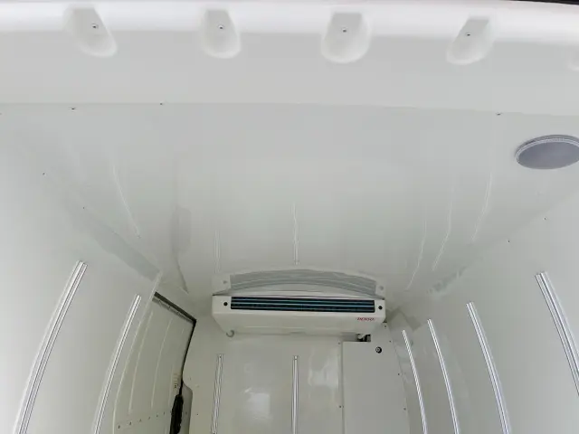 トヨタ ハイエースバン 3DF-GDH201V(2WD)の写真15