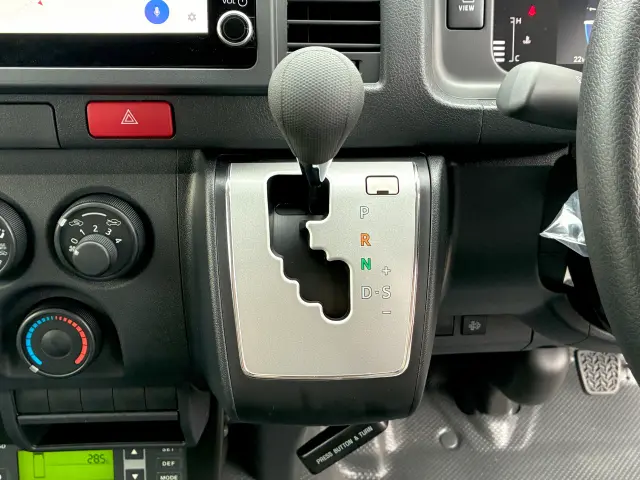 トヨタ ハイエースバン 3DF-GDH201V(2WD)の写真22