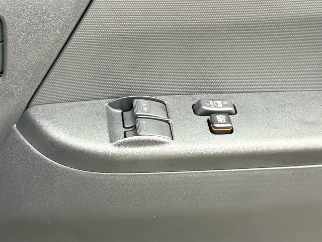 トヨタ ハイエースバン 3DF-GDH201V(2WD)の写真35