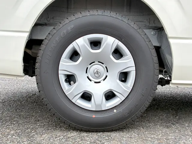 トヨタ ハイエースバン 3DF-GDH201V(2WD)の写真47