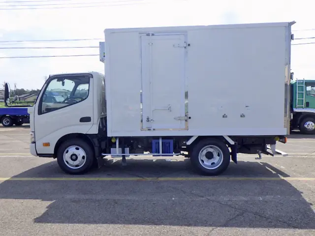 トヨタ ダイナ 2RG-XZC605(2WD)の写真4