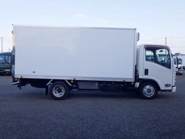 いすゞ エルフ TPG-NMR85AN(2WD)の写真5