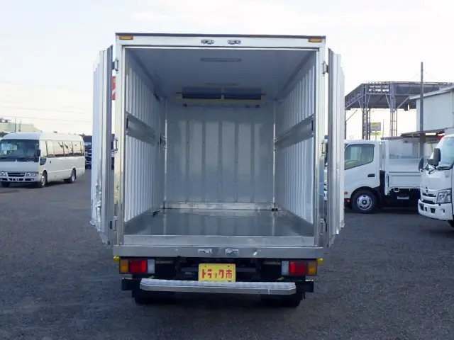 いすゞ エルフ TPG-NMR85AN(2WD)の写真7