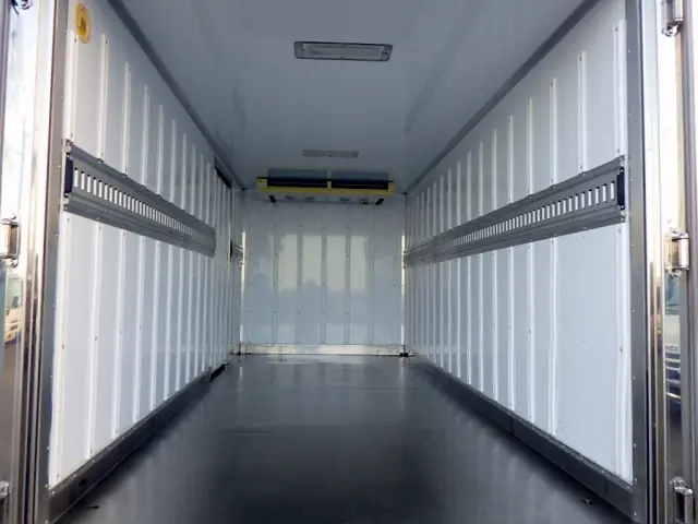 いすゞ エルフ TPG-NMR85AN(2WD)の写真8