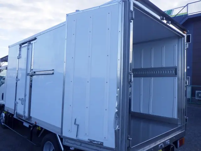 いすゞ エルフ TPG-NMR85AN(2WD)の写真17