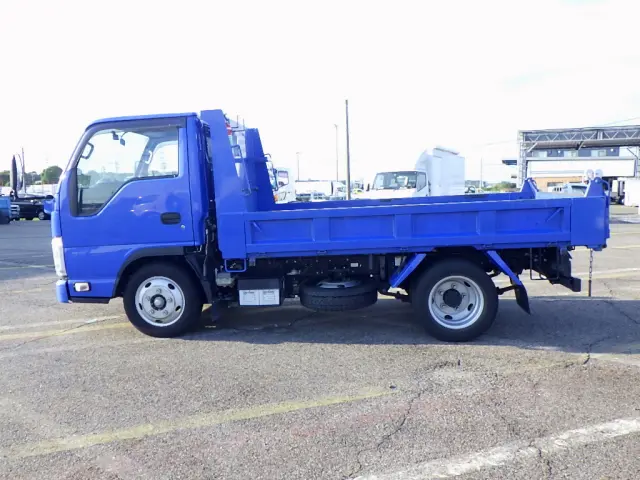 いすゞ エルフ 2RG-NJR88AN(2WD)の写真4