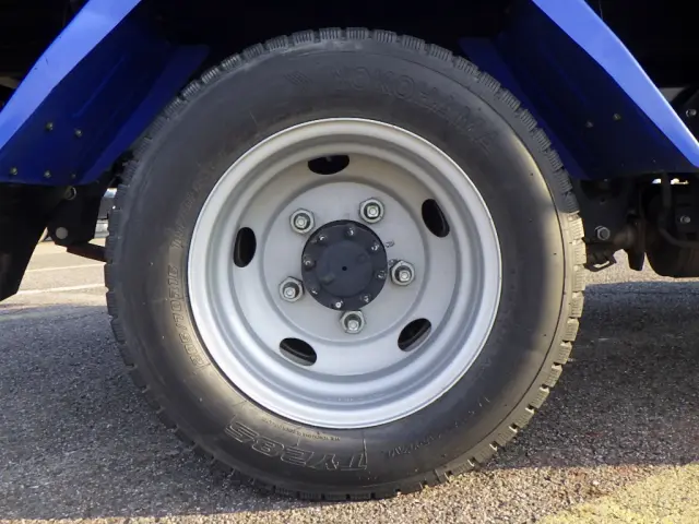 いすゞ エルフ 2RG-NJR88AN(2WD)の写真31