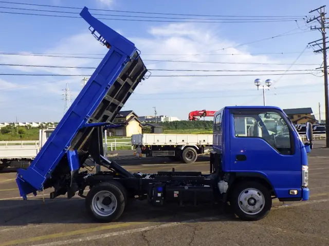いすゞ エルフ 2RG-NJR88AN(2WD)の写真40