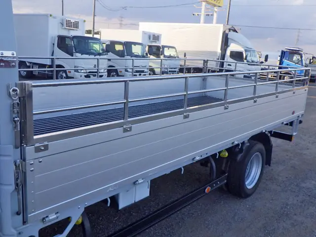 いすゞ エルフ TRG-NLR85AR(2WD)の写真28
