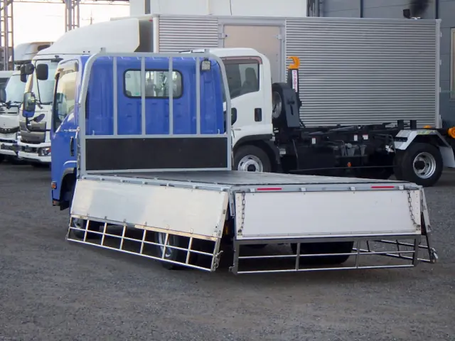 いすゞ エルフ TRG-NLR85AR(2WD)の写真30