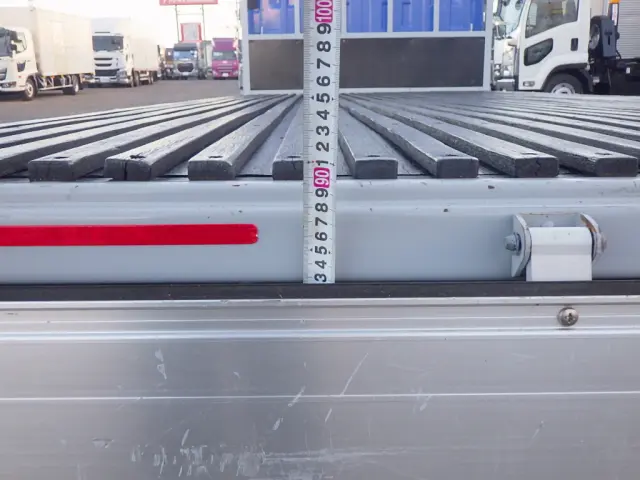 いすゞ エルフ TRG-NLR85AR(2WD)の写真34