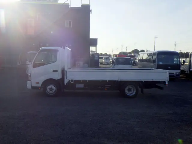 日野 デュトロ 2RG-XZU710M(2WD)の写真4
