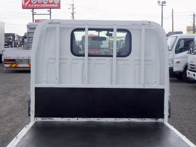 いすゞ エルフ 2RG-NHR88A(2WD)の写真10