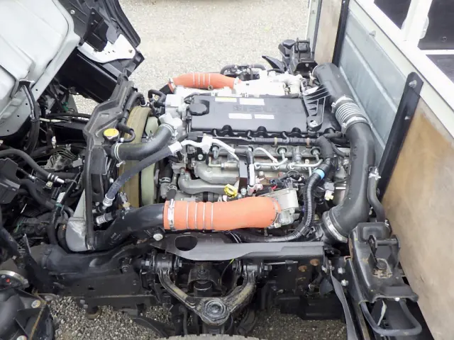 いすゞ エルフ 2RG-NHR88A(2WD)の写真26