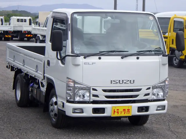 いすゞ エルフ 2RG-NHR88A(2WD)の写真28