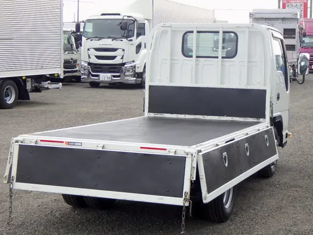 いすゞ エルフ 2RG-NHR88A(2WD)の写真30