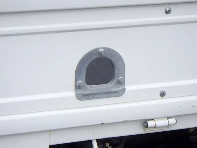 いすゞ エルフ 2RG-NHR88A(2WD)の写真36