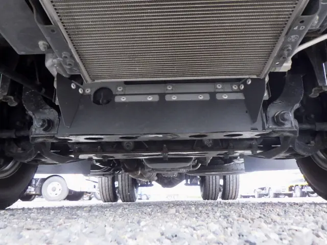 いすゞ エルフ 2RG-NHR88A(2WD)の写真37