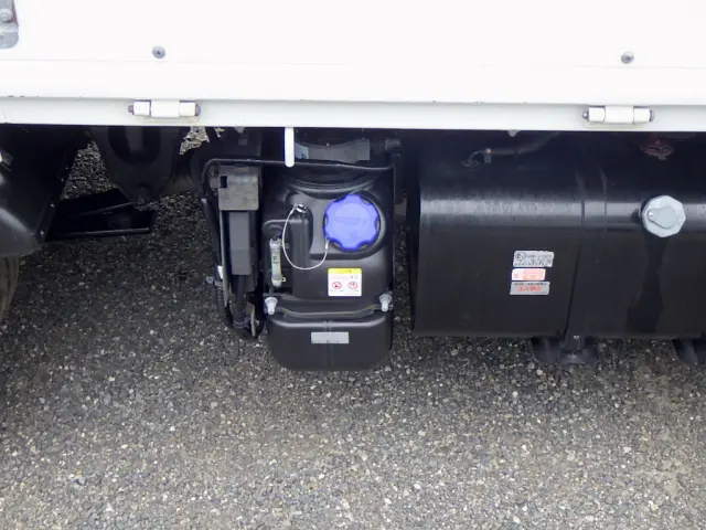 いすゞ エルフ 2RG-NHR88A(2WD)の写真38