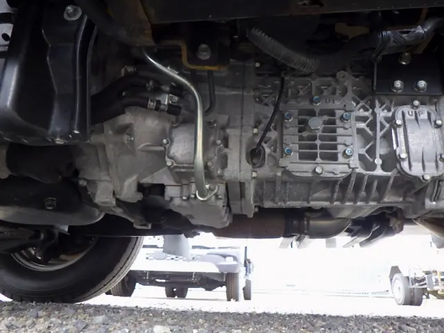 いすゞ エルフ 2RG-NHR88A(2WD)の写真45