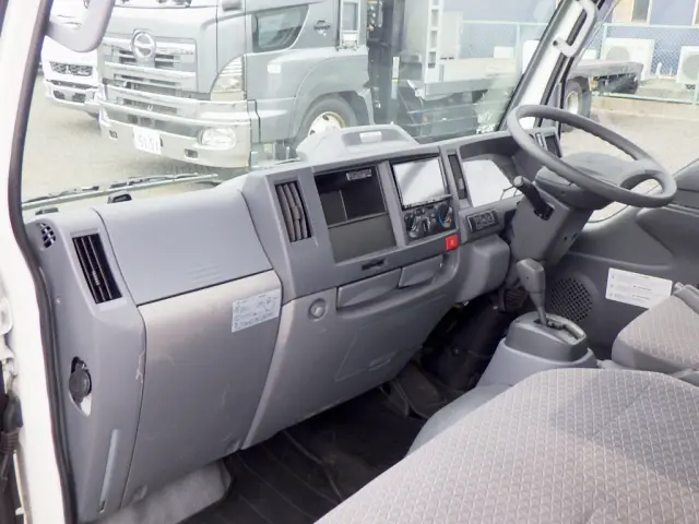 いすゞ エルフ 2RG-NHR88A(2WD)の写真47