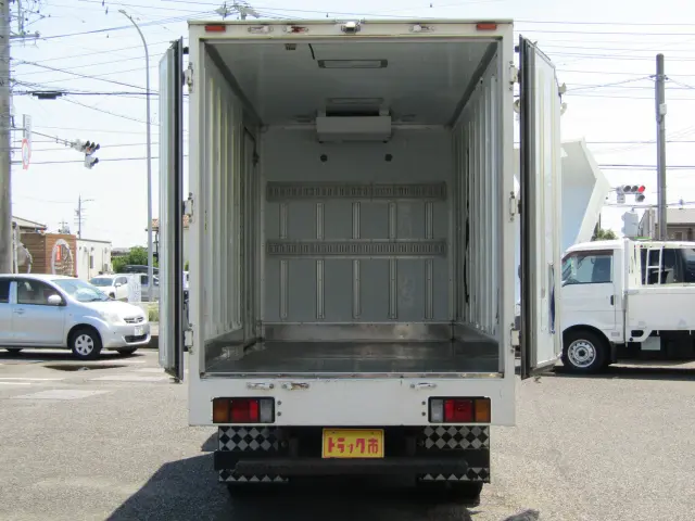 荷箱長３．１ｍの１０尺サイズで長尺物でも積載可能♪使い勝手の良い冷凍車です☆|いすゞ エルフ TRG-NLR85AN(2WD)の写真7