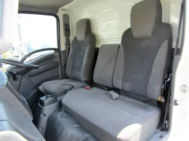 いすゞ エルフ TRG-NLR85AN(2WD)の写真19