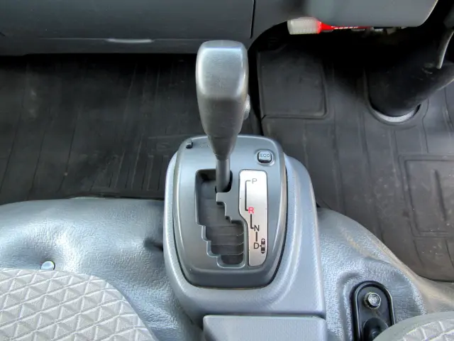 いすゞ エルフ TRG-NLR85AN(2WD)の写真21