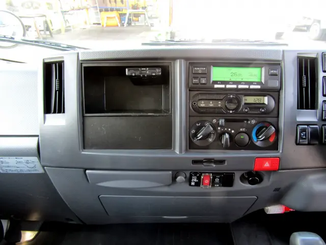 いすゞ エルフ TRG-NLR85AN(2WD)の写真22