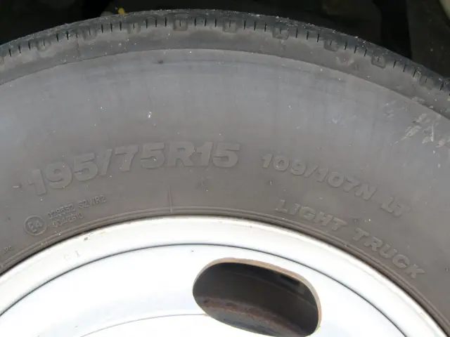 いすゞ エルフ TRG-NLR85AN(2WD)の写真45