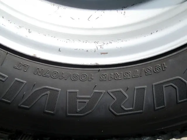 いすゞ エルフ TRG-NLR85AN(2WD)の写真48